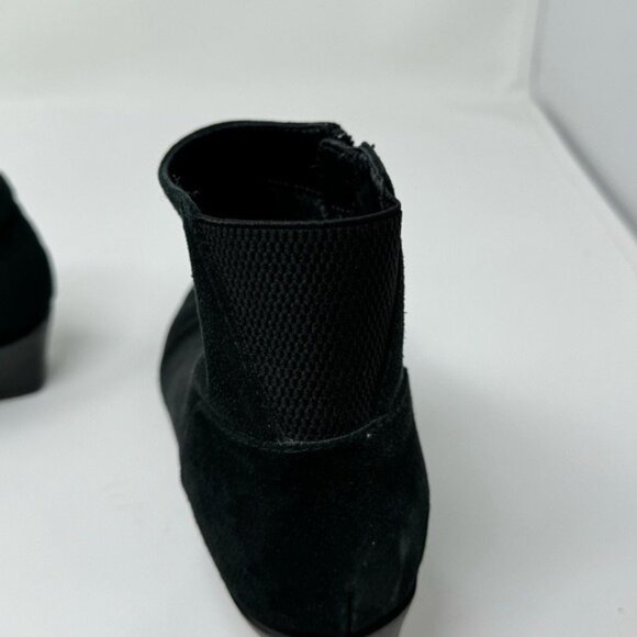 Aquatalia Black Suede Ankle Boots Block Heel Zipper Pointed Toe Size 7.5 - Picture 8 of 16